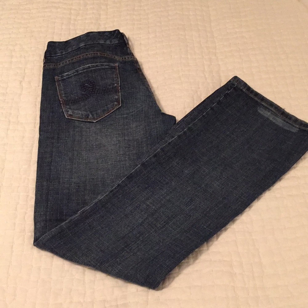 Seven jeans, slightly distressed, regular boot cut